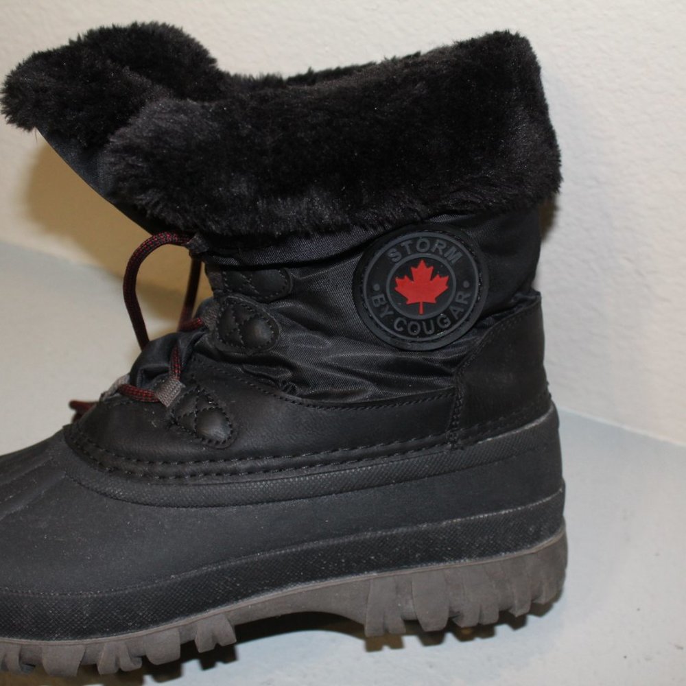 Canadian snow boots